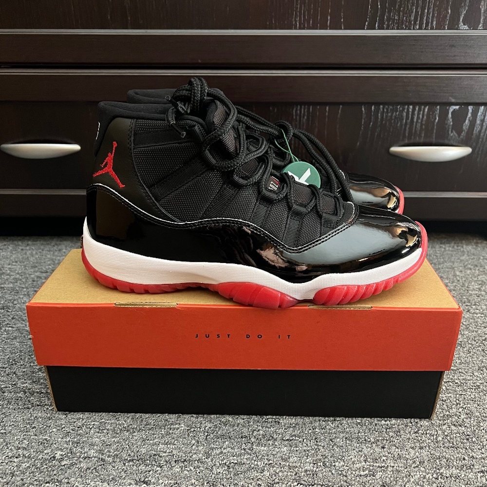 NIKE 2019 Air Jordan 11 Retro Playoffs Bred 9.5 NIB